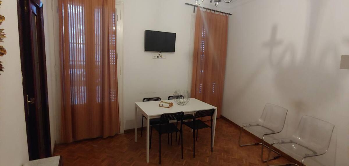 Acogedor Apartamento En Sagrada Familia Appartamento Barcellona